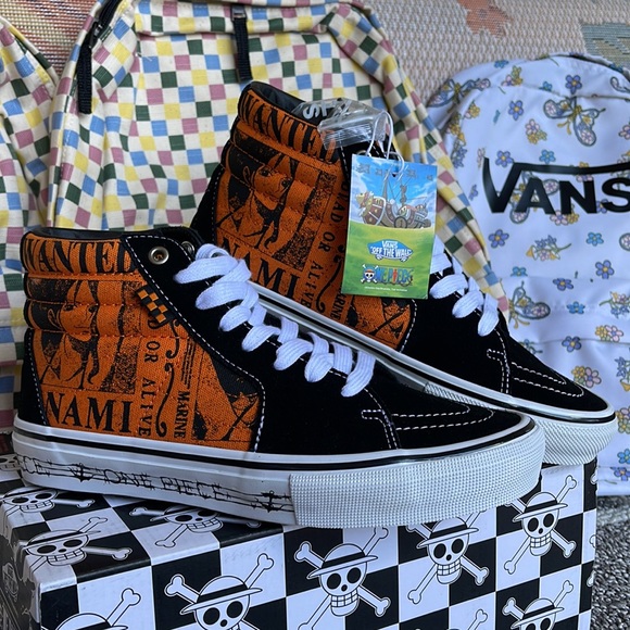 VANS X ONE PIECE COLLABORATION Men’s SKATE SK8-HI SHOE
One Piece Wanted Nami Ora - Picture 7 of 16